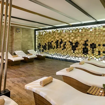 Hotel B Business &