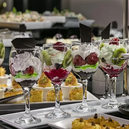 B Business & Hotel